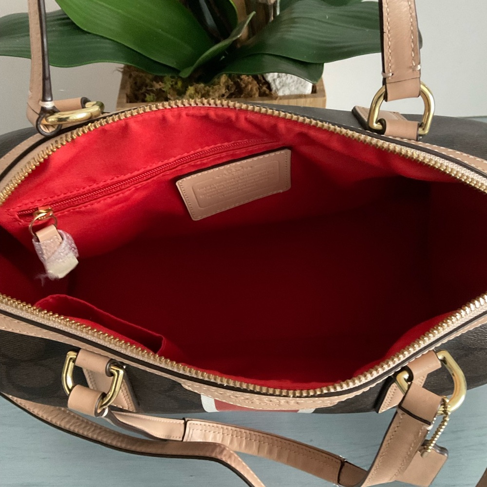 Coach Bag with Red Interior - Picture 5 of 6
